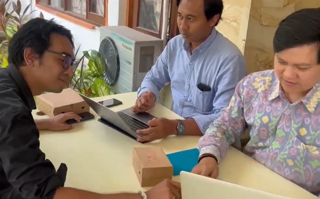 Pemanfaatan Teknologi IoT dalam Sistem Monitoring Cuaca untuk Mendukung Blue Economy Daerah Pesisir Sekaa Nelayan Mekar Sari