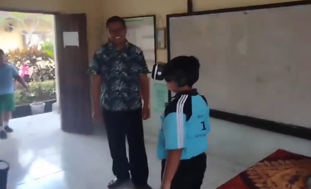 IMPLEMENTASI TEKNOLOGI VIRTUAL REALITY DI SDN 1 BUNUTIN DAN SDN 2 TAMAN BALI DI KABUPATEN BANGLI PROVINSI BALI